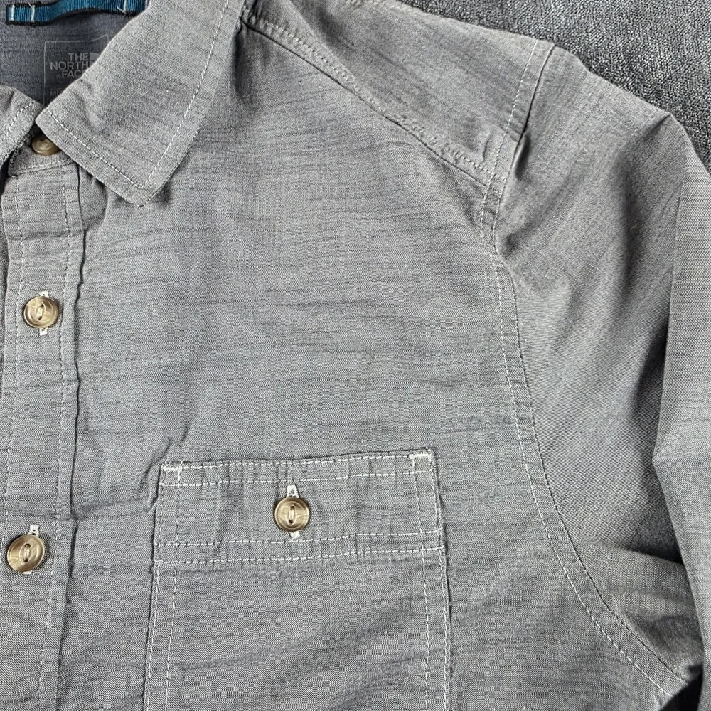 North Face Button Up Shirt Mens Medium Gray Long Sleeve Dual Pocket Casual M